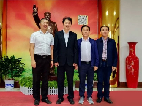 湖南省政府副秘書長(zhǎng)、辦公廳主任陳仲伯一行蒞臨【湘潭恒欣】指導(dǎo)工作